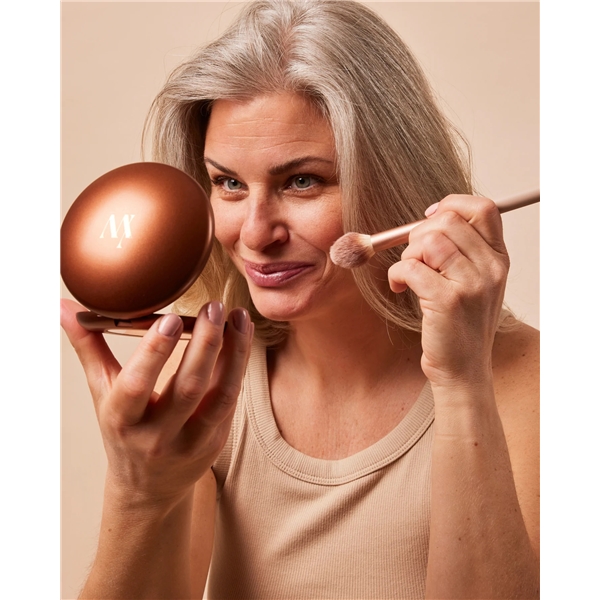 Ida Warg Silk Bronzer (Picture 2 of 4)